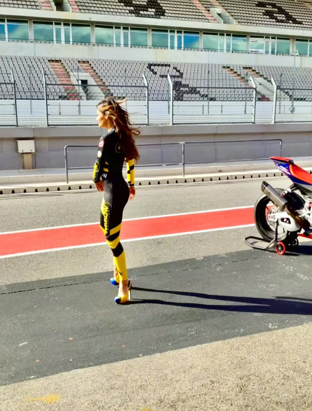 6AA264E1-455A-4147-98B8-BA7AC946F20D