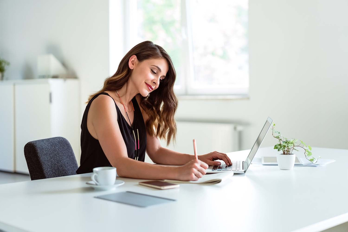 Balancing Work and Personal Finances as a Self-Employed Tax Preparer