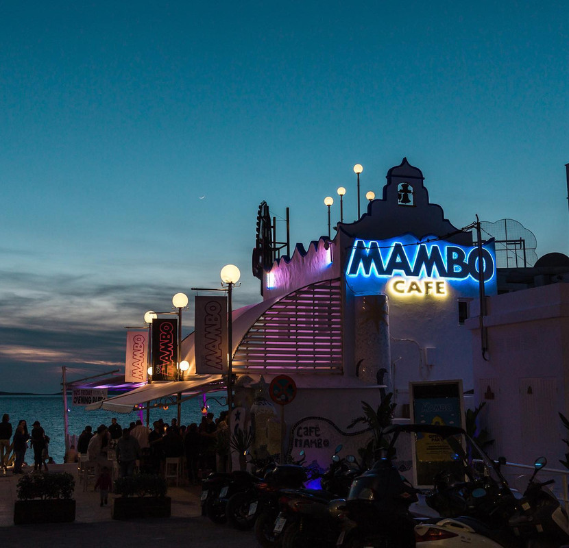 best-bars-Mambo-Ibiza