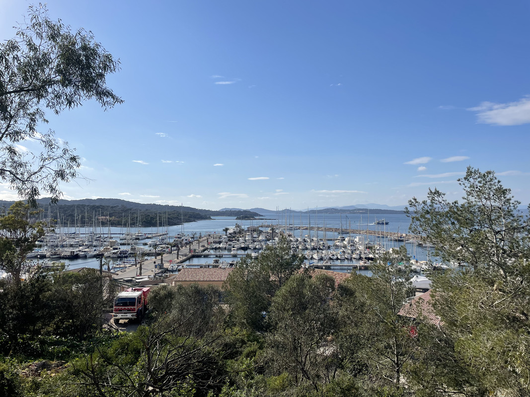 CE71C9B9-4BC2-4182-8C9D-6E19CFAC22A7