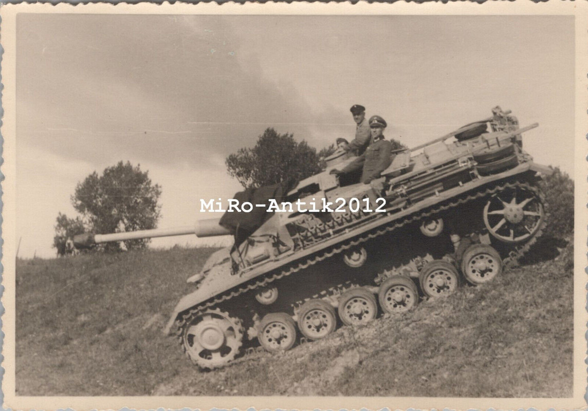 Foto, Wk2, Seitenansicht Sturmgeschütz III mit Langrohr,