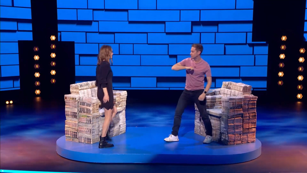 11.22 - 23.00.00 - The Russell Howard Hour. New & Exclusive. Russell ....mts_snapshot_00.45.10.543