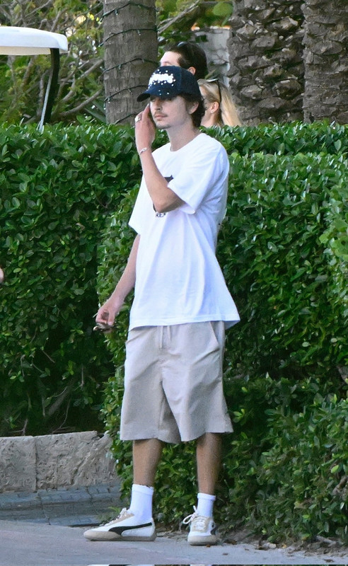 HGJx Lgkb QAAa Cxh