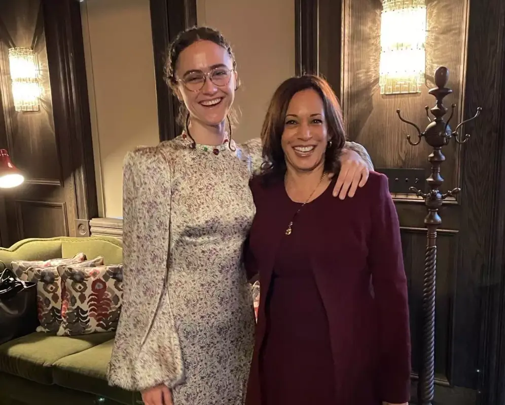 https://i.postimg.cc/C1Rjbm2s/ella-emhoff-kamala-harris-091622-1-8a79f51bf22e4e84acb326c68563fc14.webp