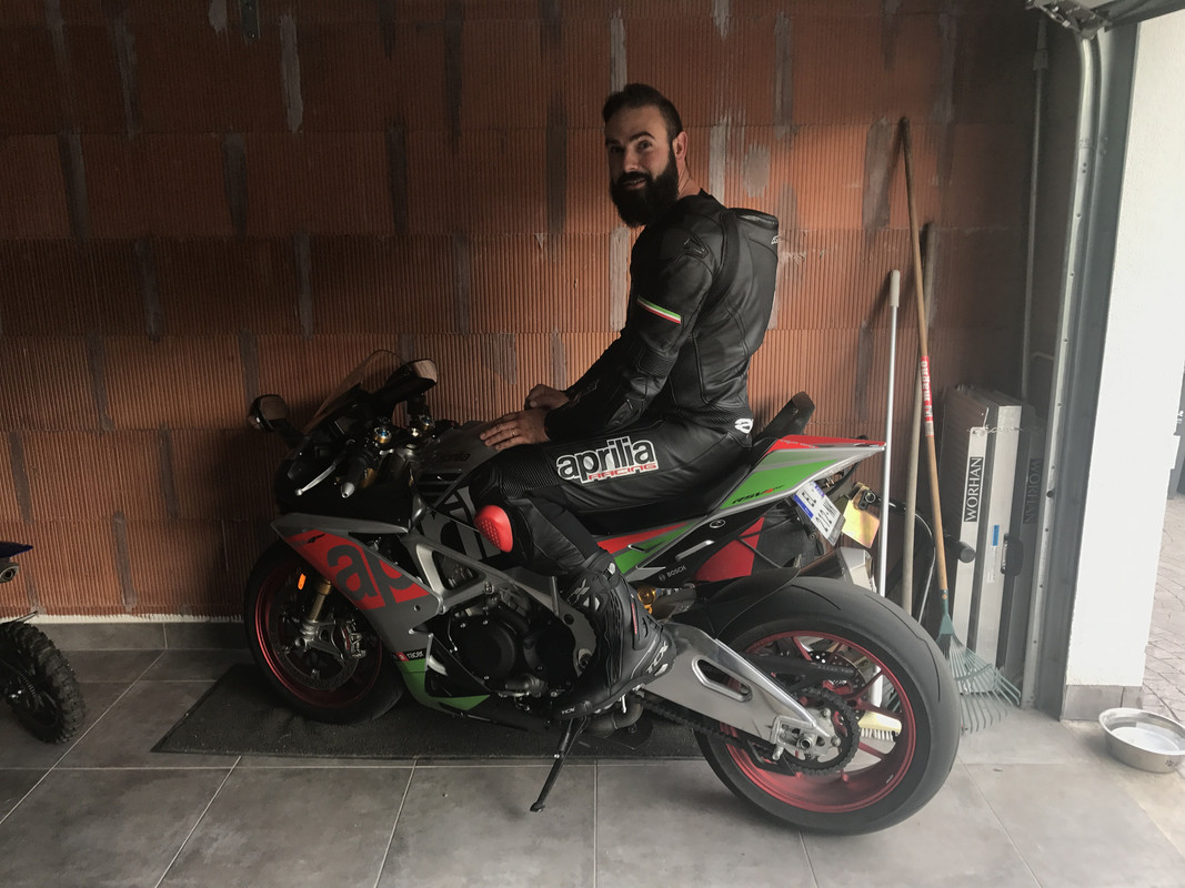 AAC23A04-832C-4F90-8477-AA0D631E15F0