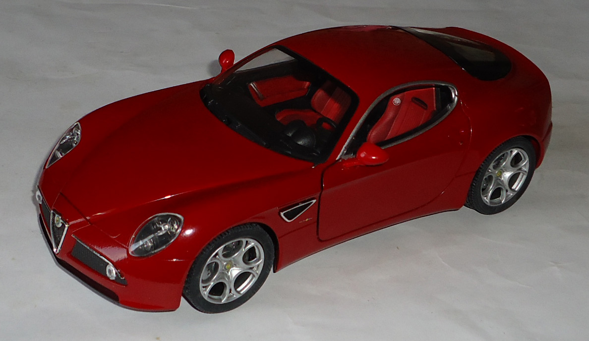 Alfa-Romeo-8C Competizione