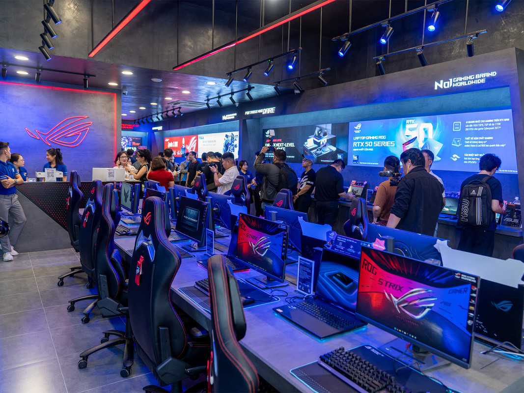 ROG-Exclusive-Store-10.jpg