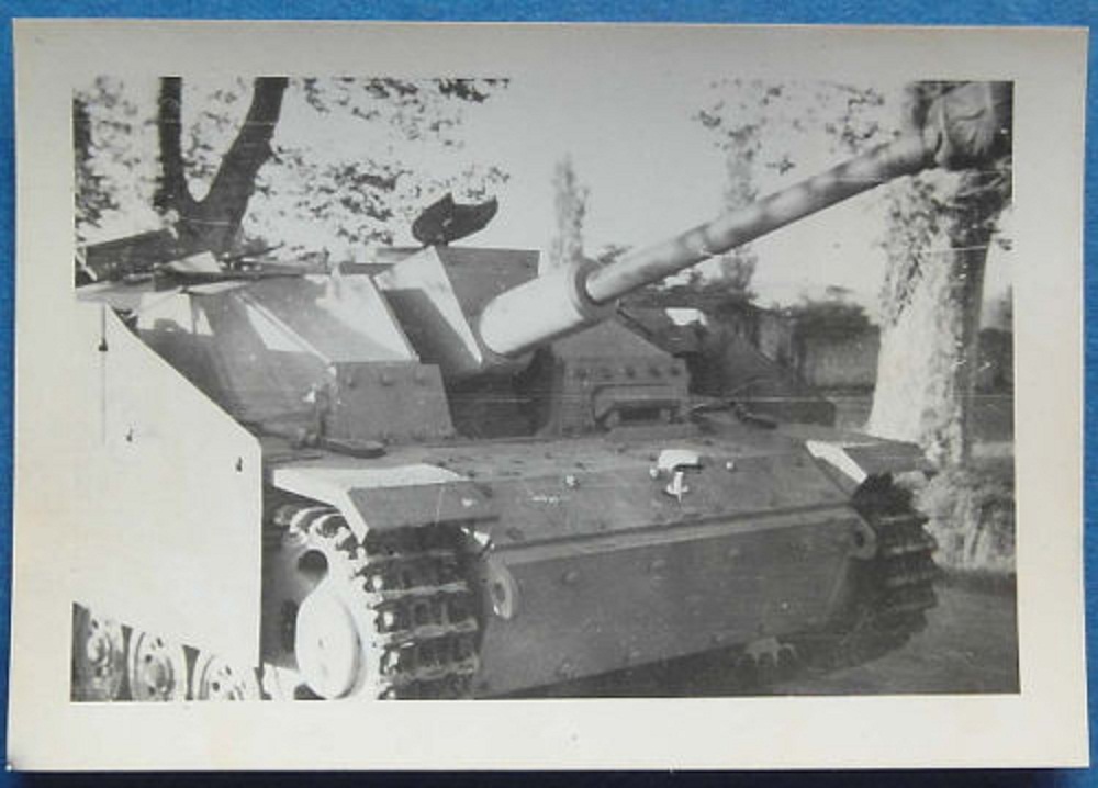 Sturmgeschütz 40 mit Seitenpanzerung Khakianstri