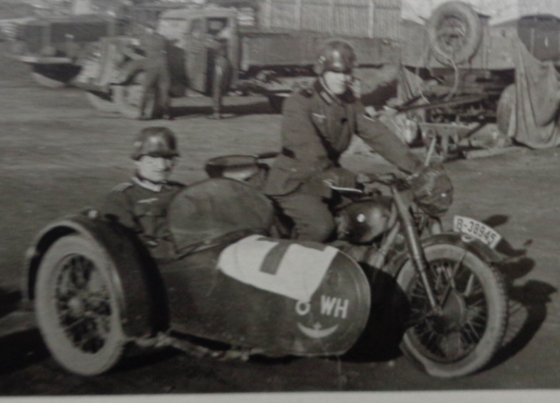 original Foto Nachlass um 1939 40 Sanitäter WH Westwall