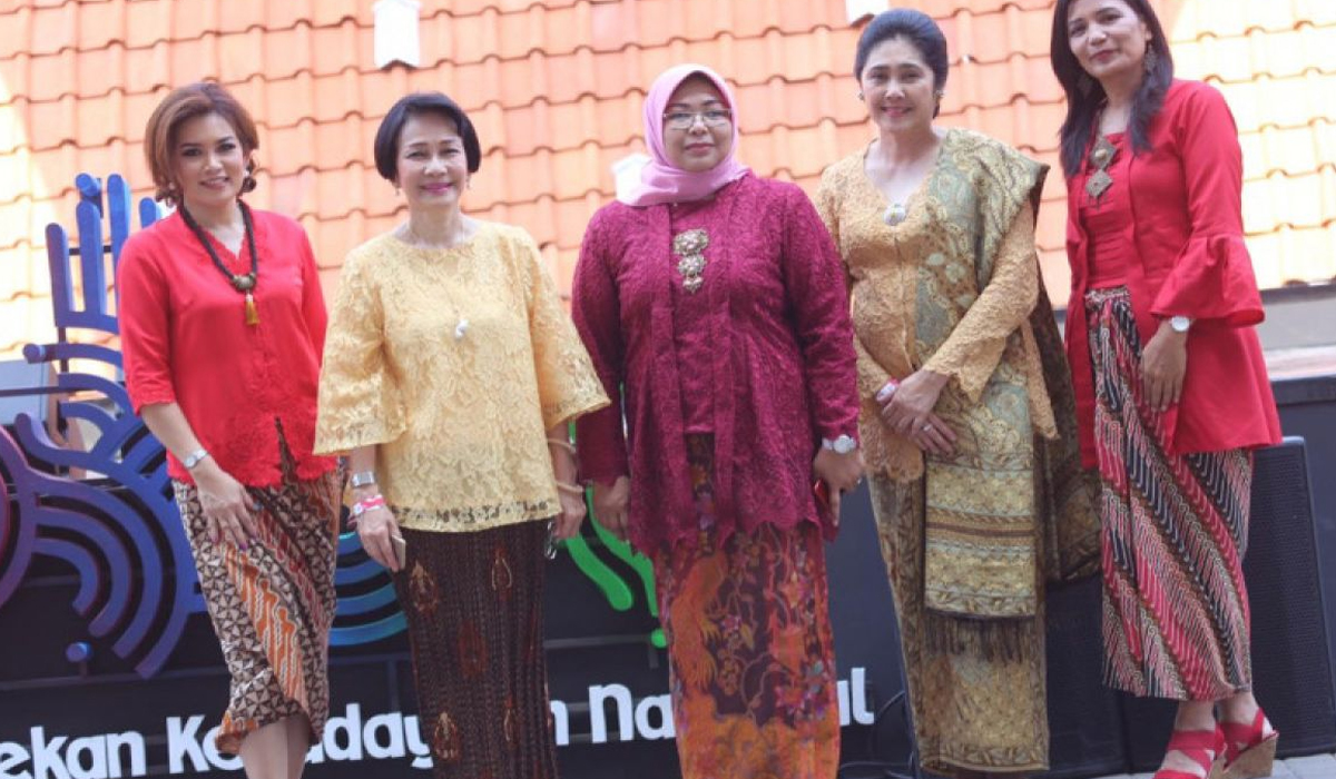 Gaya Komunikasi Terbuka vs. Tertutup