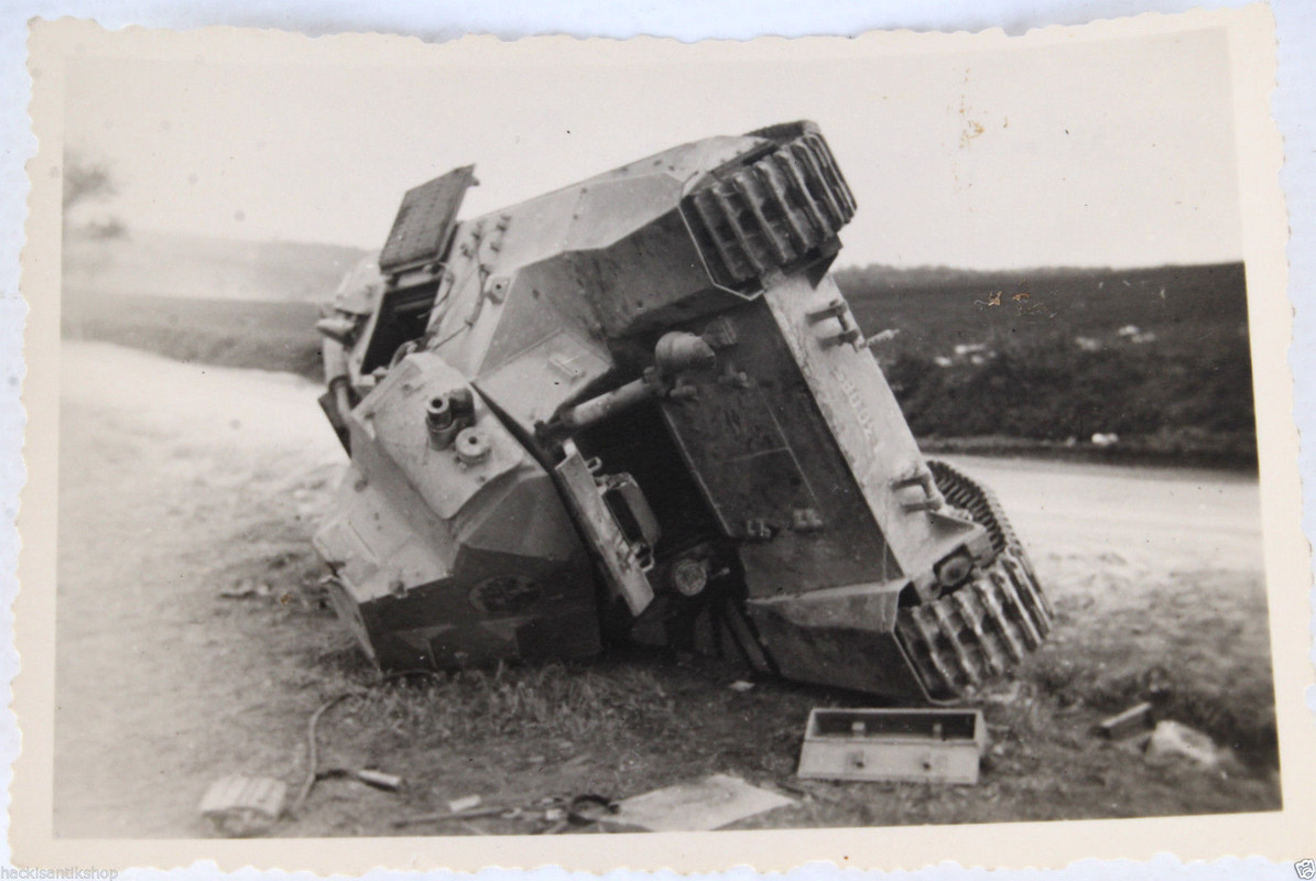 Original WK2 Foto zerstörter französischer Panze