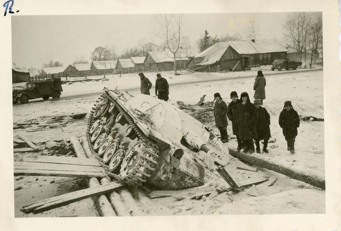 Russland StuG Sturmgeschütz Tarn Camo Whitewash 