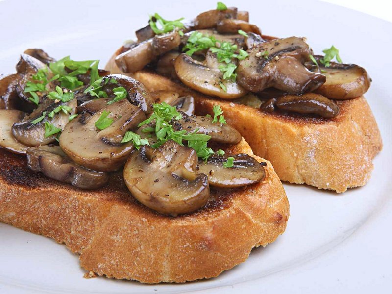 creamy-garlic-mushrooms-on-toast-14744872-1280.jpg
