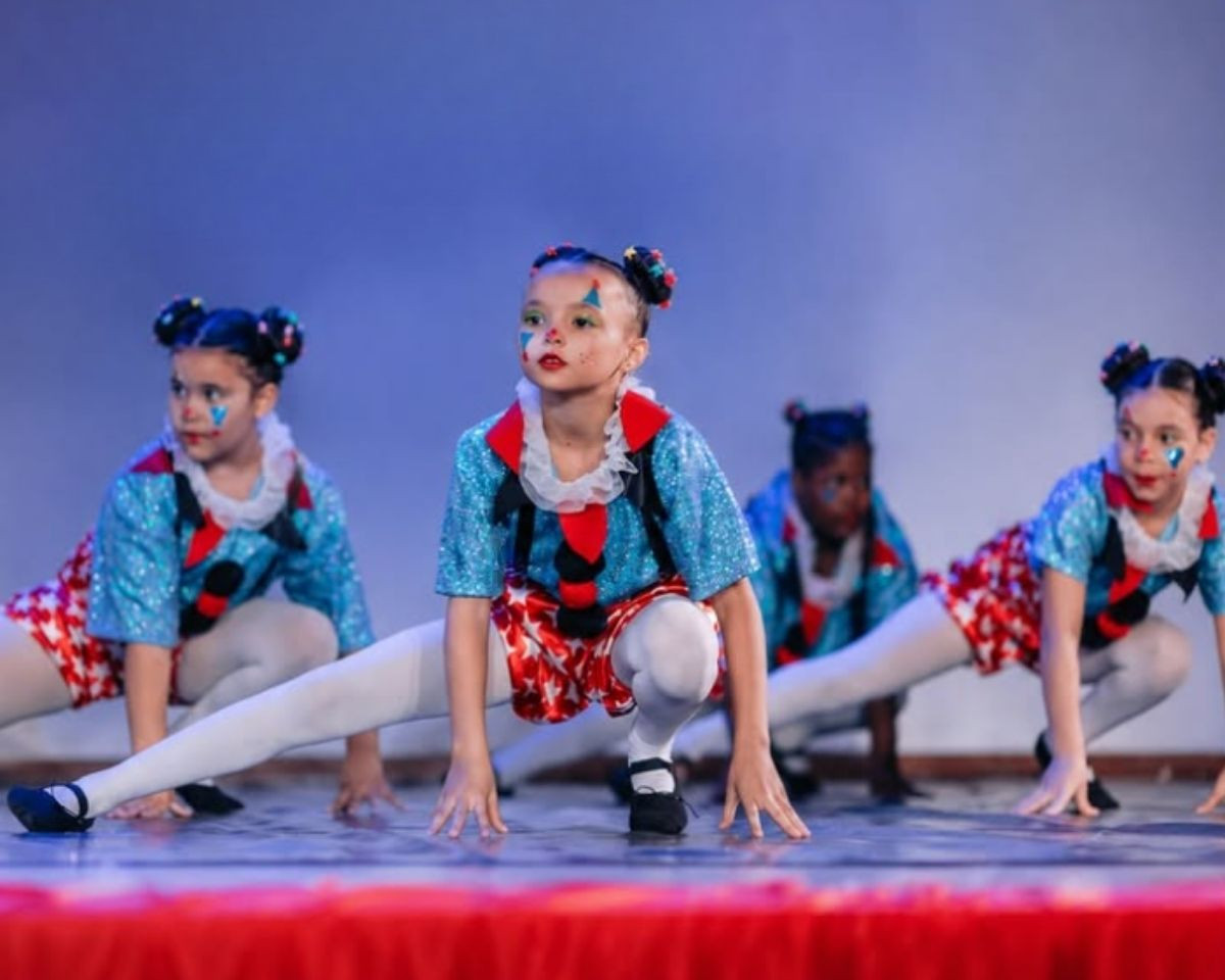 Apresentação infantil do Studio Valmeire Rosse