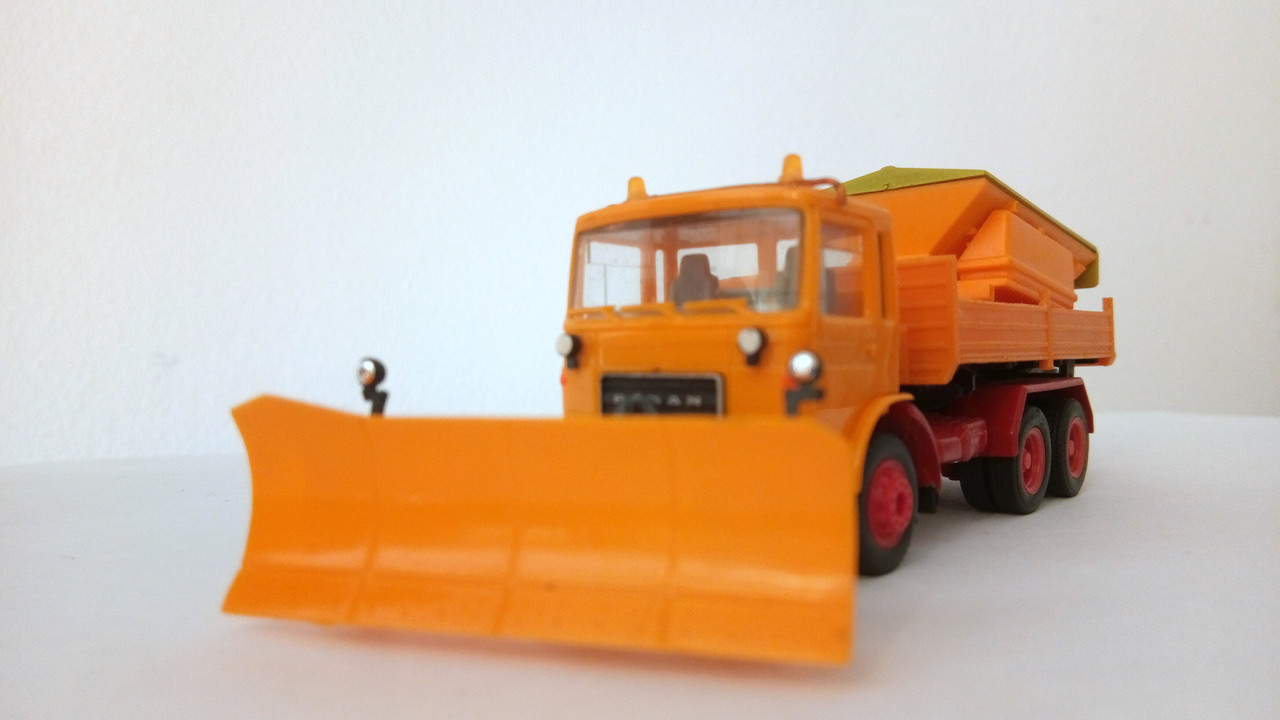 Mach (9050)
