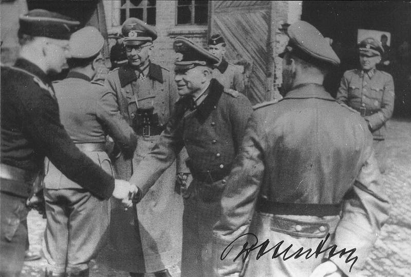 Guderian da la mano a Rudolf von Ribbentrop