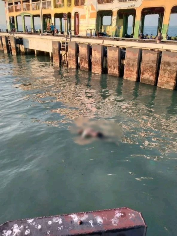 Jenazah pria yang melompat dari Jembatan Pinang mengambang dekat dermaga