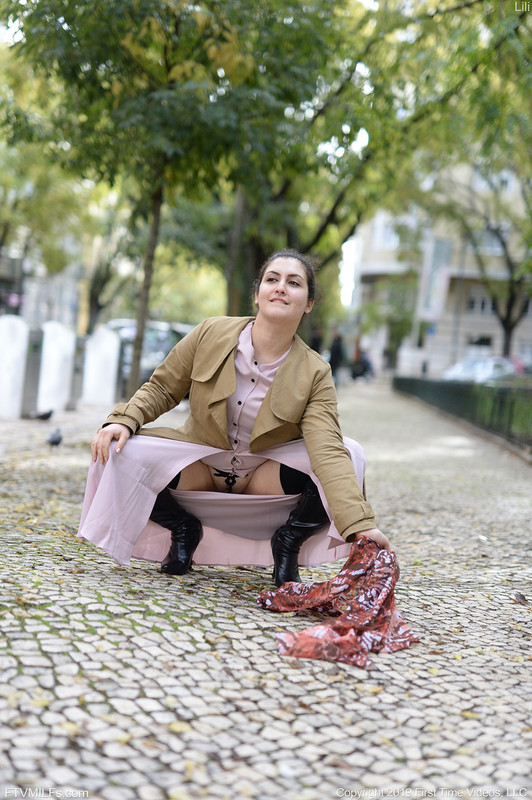 C:\Users\lenovo\Pictures\Saved Pictures\muslim woman\72546820_024_d8ec.jpg