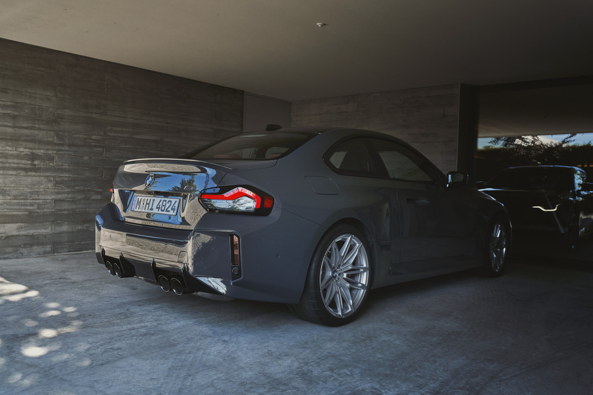 P90553544_highRes_the-new-bmw-m2-06-20