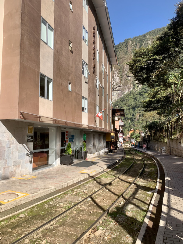 DAD7DEF7-F6B4-453B-9D8D-FAB50E1EEA9F