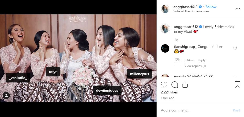 Bridesmaid akad nikah Anggita Sari