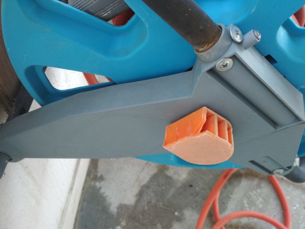 D9CD2080-8E3E-47C1-BE4A-6107F6A5017F