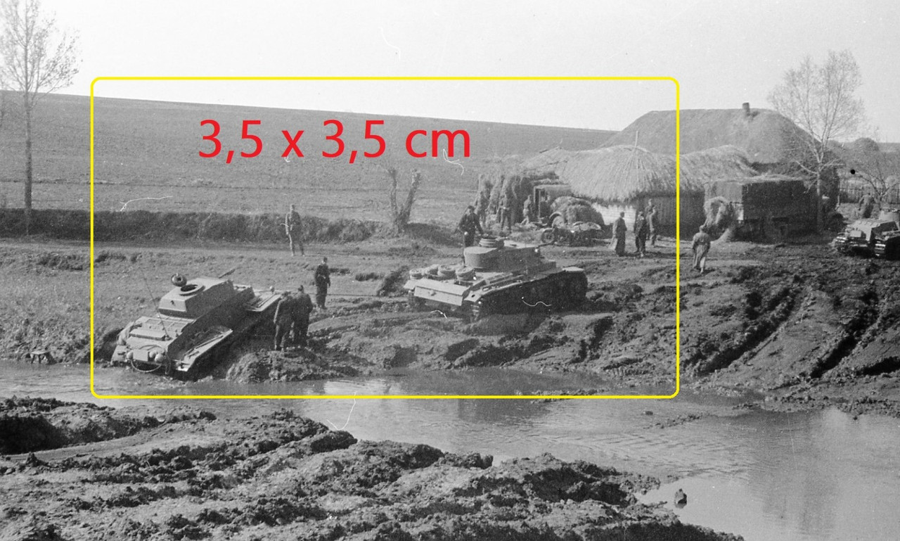 2x Foto Negativ Pz.Kpfw. II Ausf. J & Panzer III Vormarsch Schlamm Russland Orel (2)