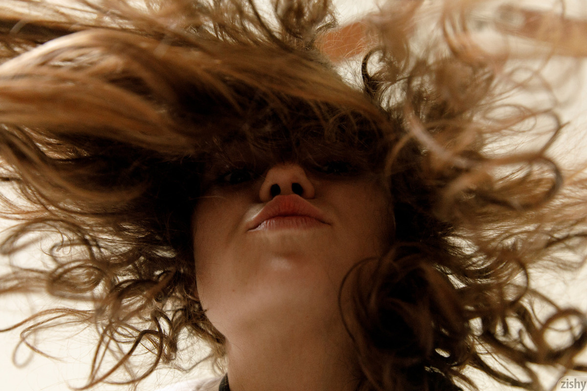 full_072_1245321349480895