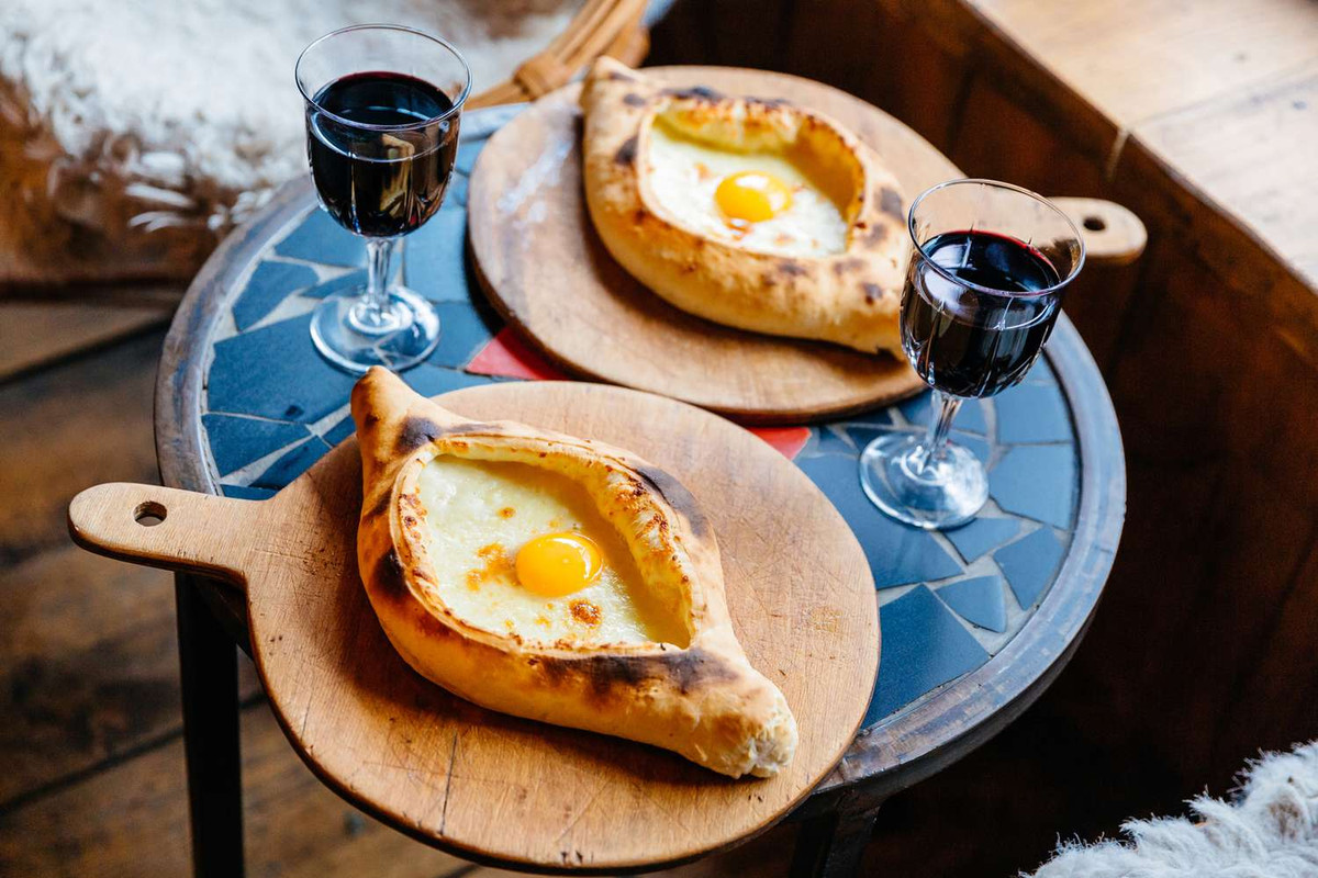 Best Food Travel Destinations to Try While Traveling