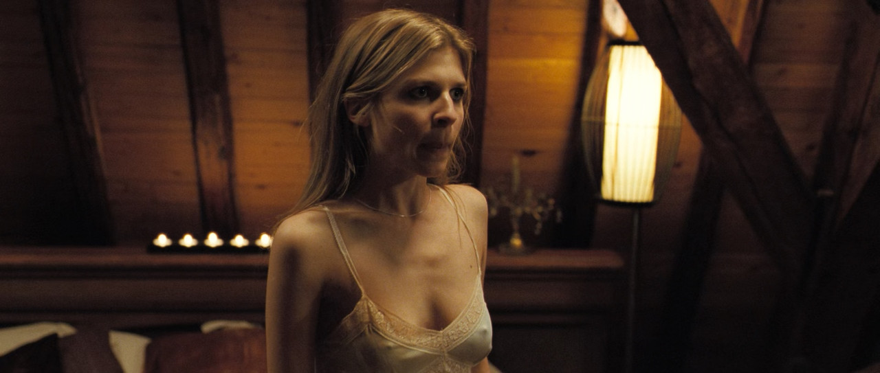 In Bruges 2008 (1080p x265 10bit Tigole).mkv_sna