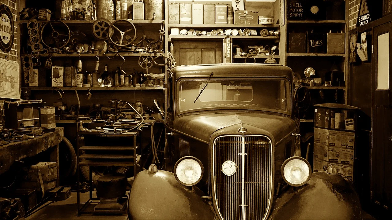 bllack-white-sepia-vintage-auto-1868726-1280.webp