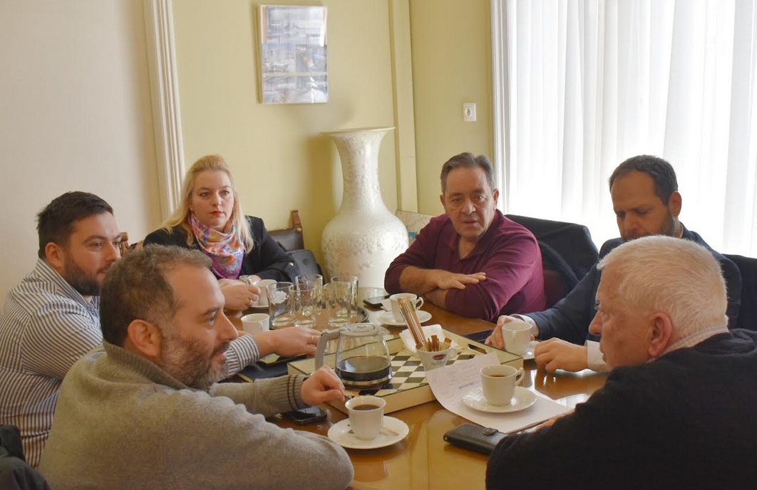 Ο ΜΟΥΤΖΟΥΡΗΣ ΣΥΝΑΝΤΗΘΗΚΕ ΜΕ ΚΛΙΜΑΚΙΟ ΤΟΥ ΠΑΣΟΚ 