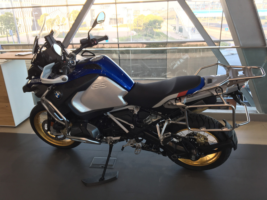 5E4001D0-90D1-499F-A812-9964C741D1A8