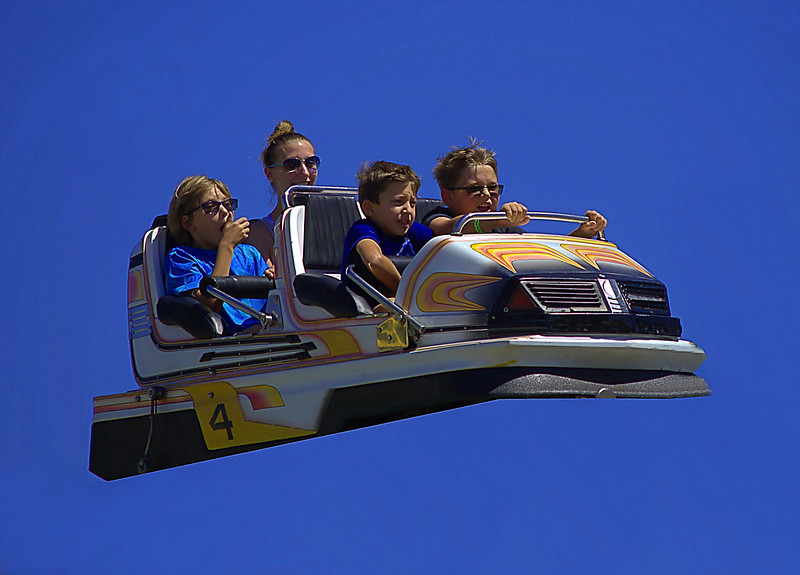 peopleaircoasteramusementride.jpg