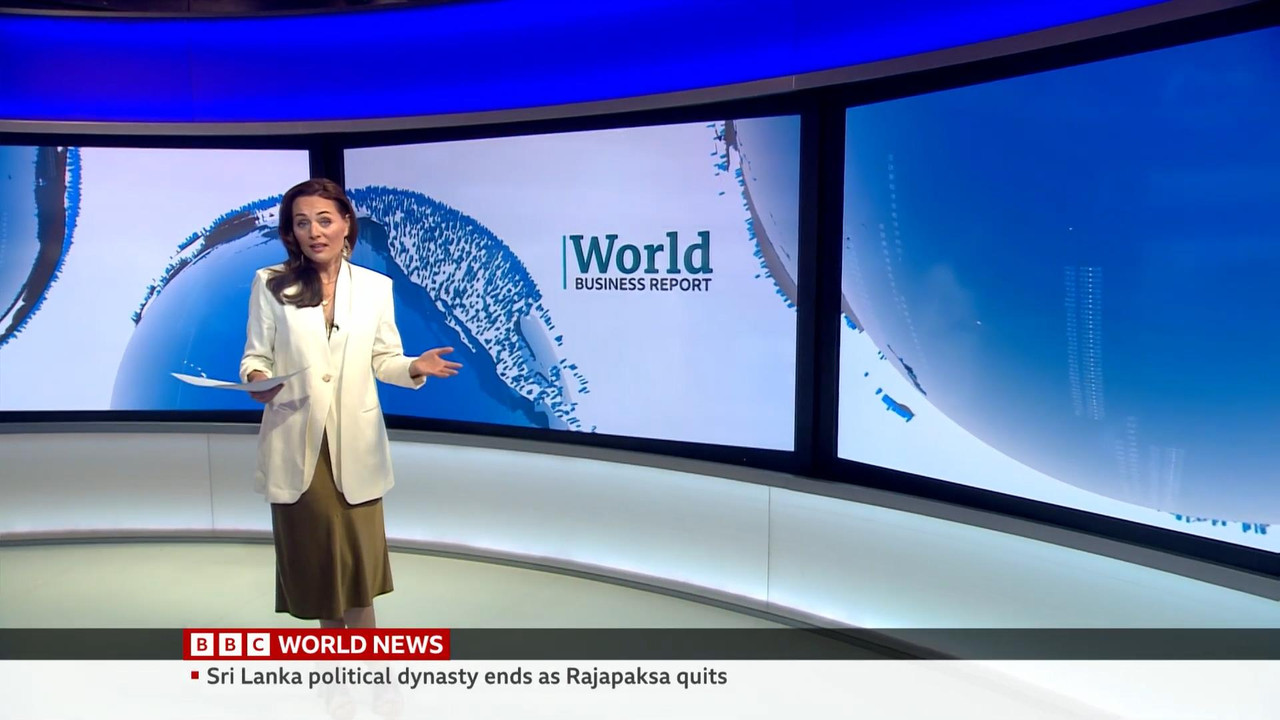 07.15 - 07.45.00 - World Business Report. The host presents and analy....ts_snapshot_06.03_[2022.07.