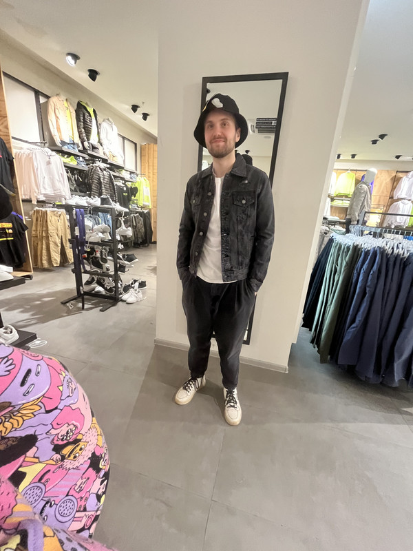 8E07EA74-7D66-4DF3-8542-E9CC72F9859A