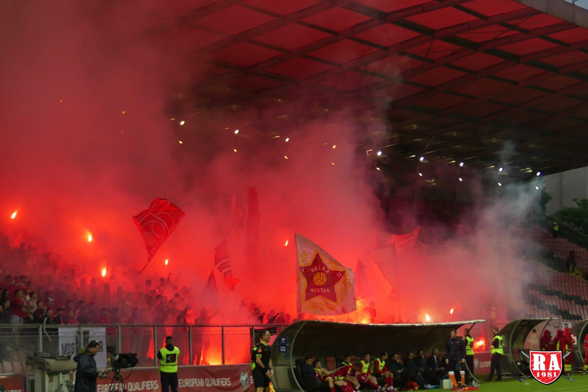 1BAA42C1-ACF9-47FC-AE8B-8647D10F5BD2