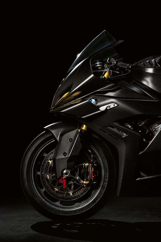 P90599004_highRes_bmw-motorrad-concept