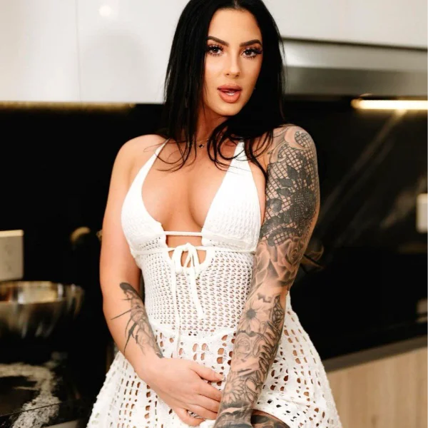 Naomi Foxx OF