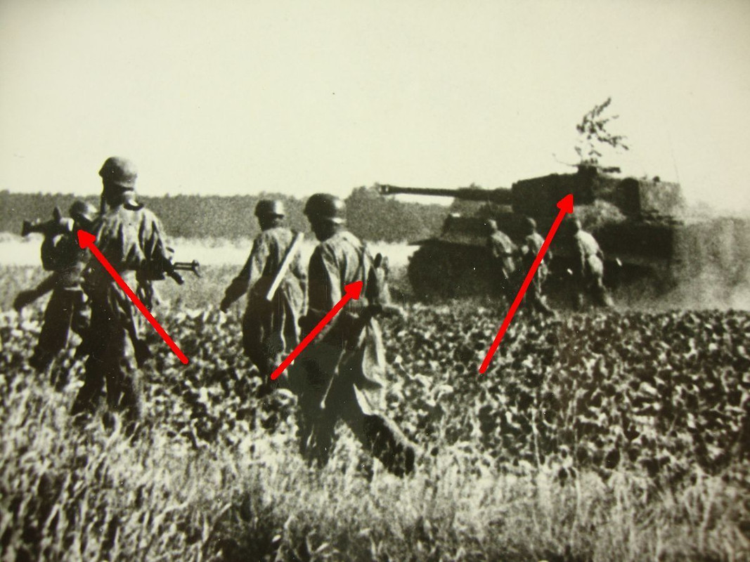 FALLSCHIRMJÄGER MIT TIGER PANZER, Knochensack, S