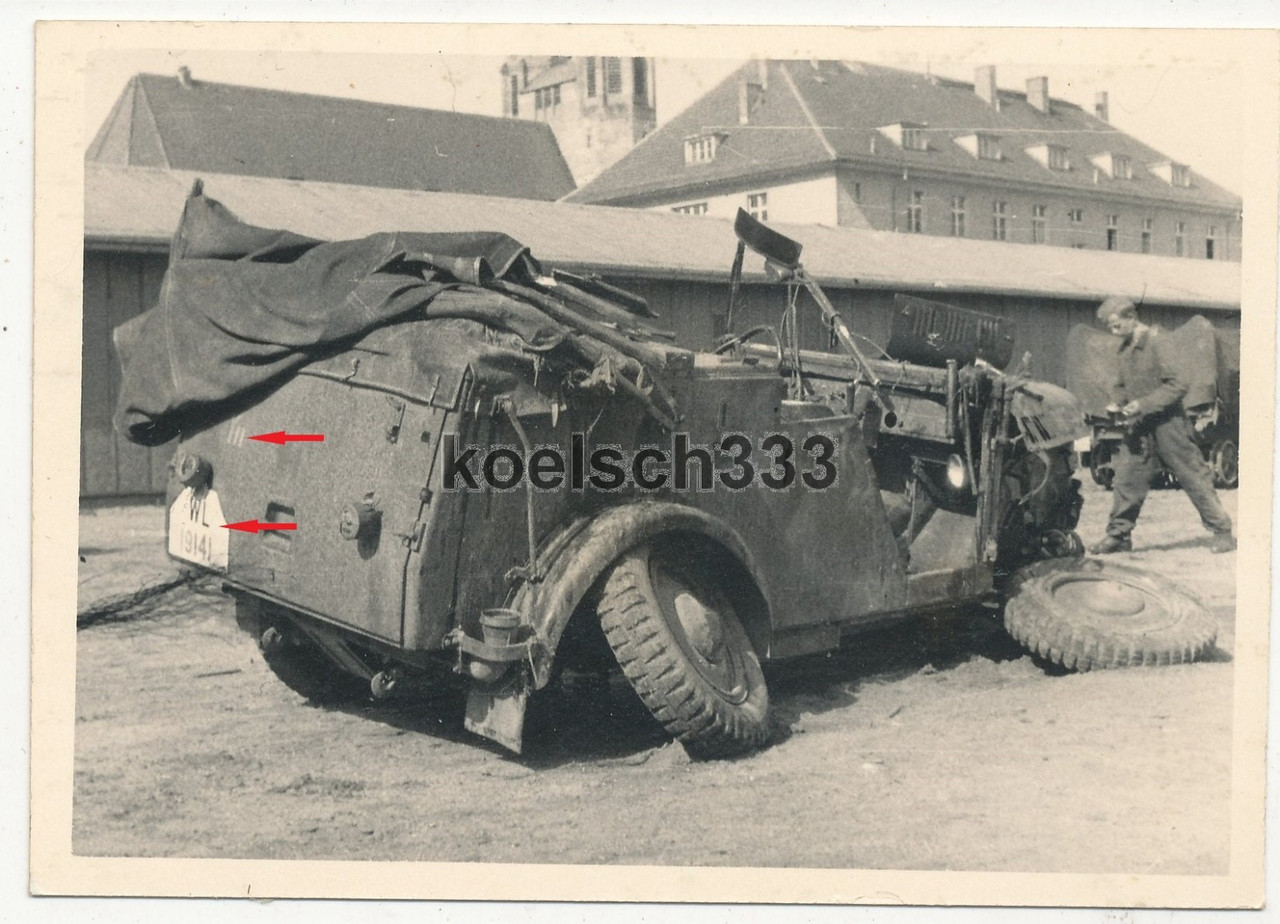 Foto Kübelwagen Wrack Kennung 9 Panzer Div aber Kfz Kennzeichen Luftwaffe