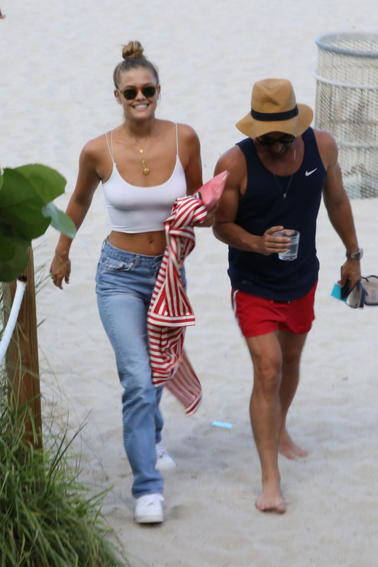 nina-agdal-in-jeand-on-the-beach-in-miami-07-12-2018-2