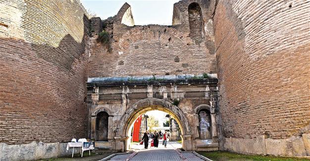 Nicaea-Gate-Constantinople.jpg