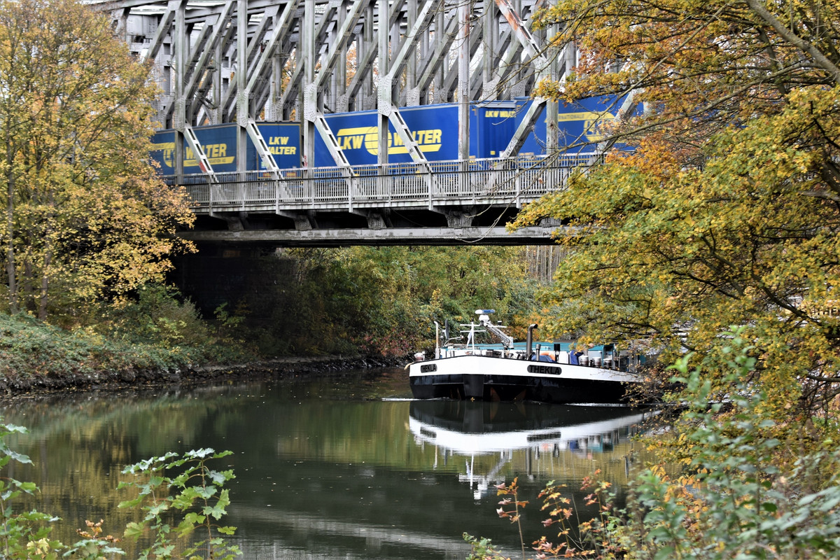 2021.10.31la Thekla (1940x1293)