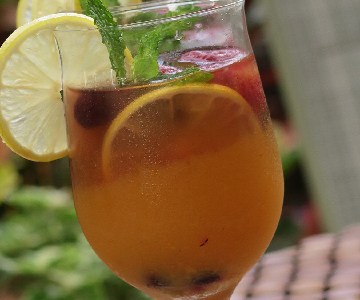 Sangría de Mango Boricua