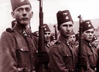 Voluntarios musulmanes balcánicos, principalmente bosnios, integrantes de la División Handschar, 13ª División SS Waffen Gebirgs Voluntarios musulmanes balcánicos, principalmente bosnios, integrantes de la División Handschar, 13ª División SS Waffen Gebirgs