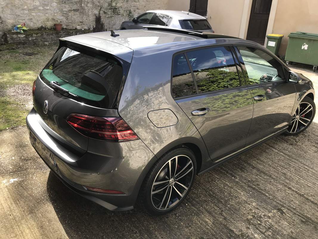 D9423926-0BE4-4146-BE8E-276948D5D459