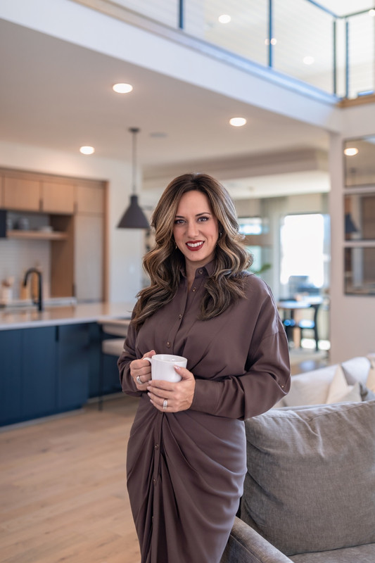 Catie Fuller real estate photo 3