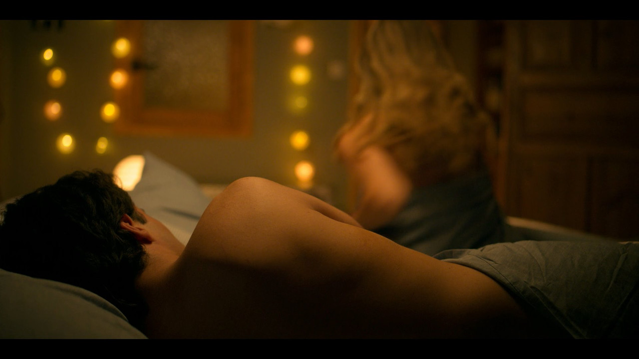 Elite.Short.Stories.Carla.Samuel.S01.1080p.NF.mkv_snapshot_07.13_[2021.08.31_13.21.36]