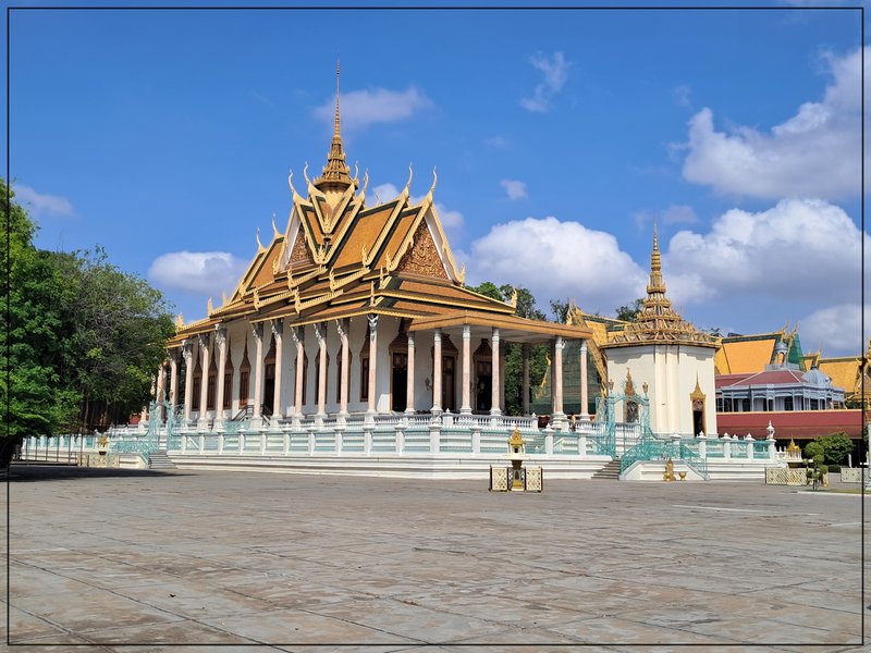 Phnom Penh, Palacio Real, Prisión S-21. - De la bahía de Halong a los templos de Angkor (6)